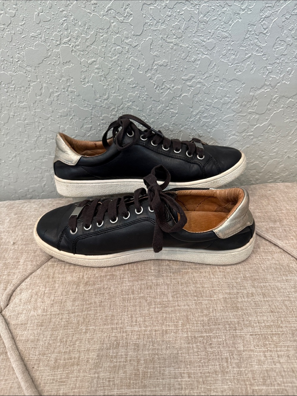 UGG Milo Black Leather Sneakers